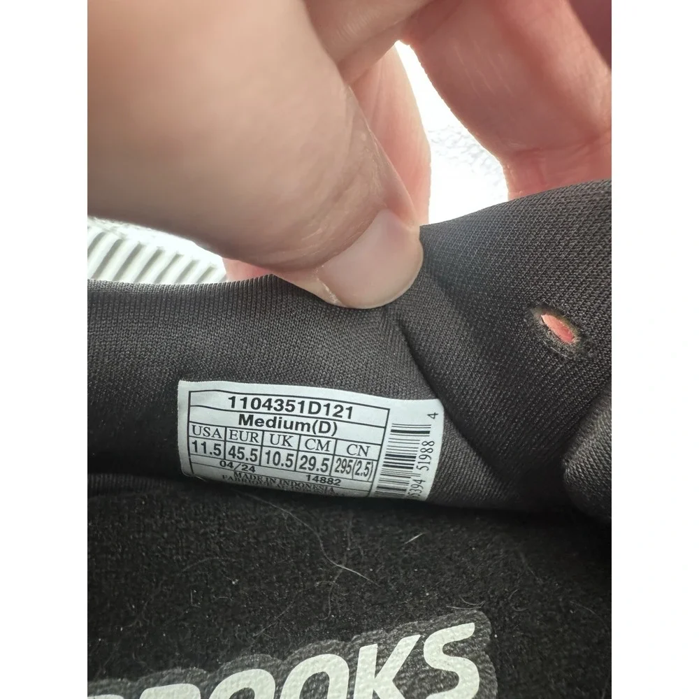 Size 11.5 Brooks Revel 7 White Black GREAT CONDITION lots of tread life gym